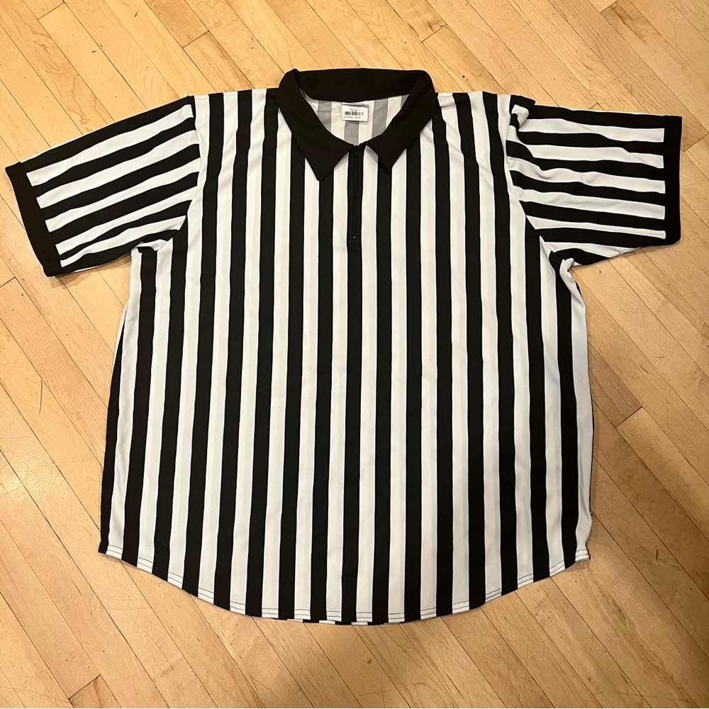 Referee Ref Stripped Black Shirt Small Basketball Football NEW Men Polyester